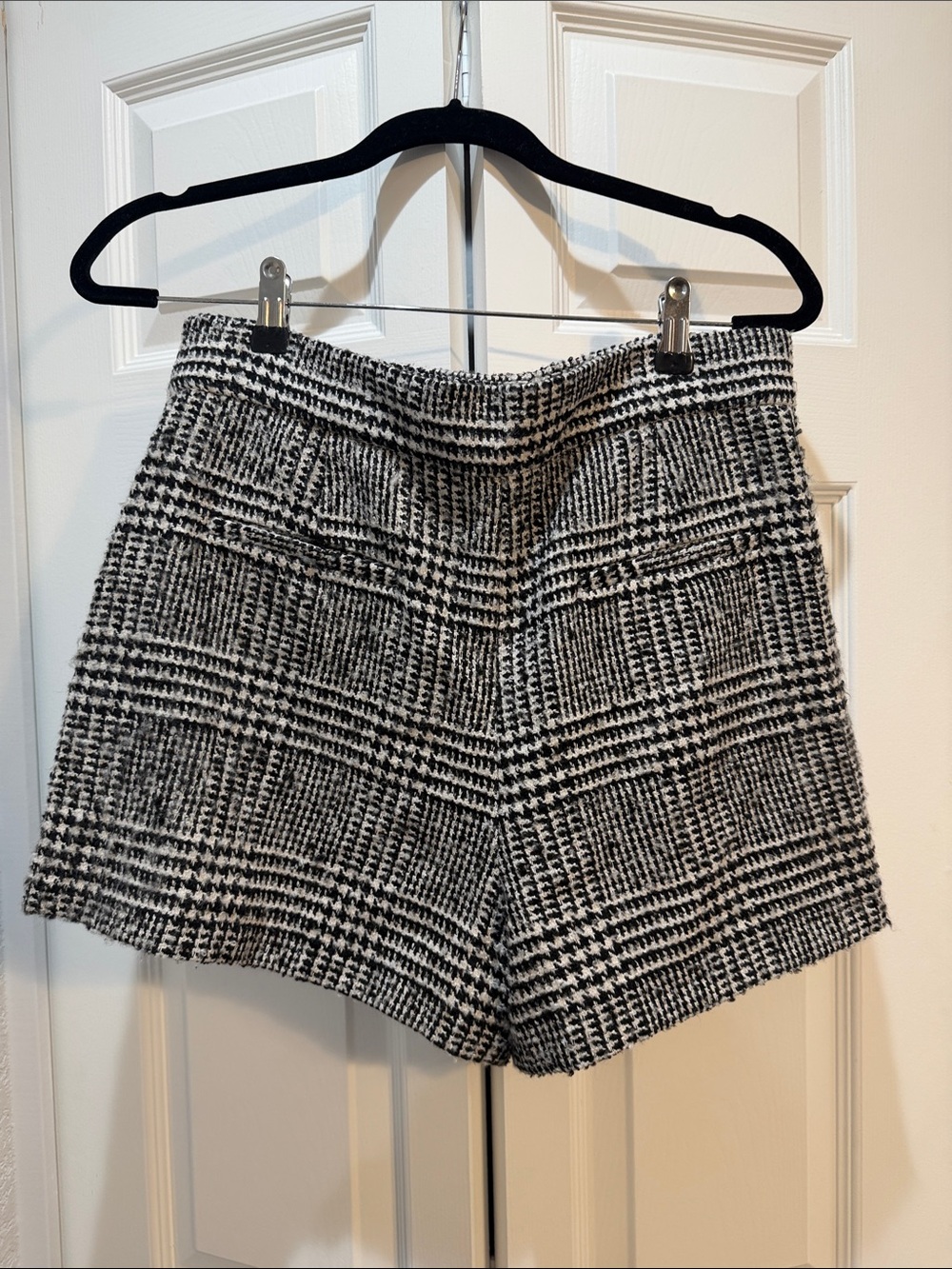 Zara Tweed Black & White Plaid High-Waist Embellished Women's Shorts Sz M - Picture 4 of 6